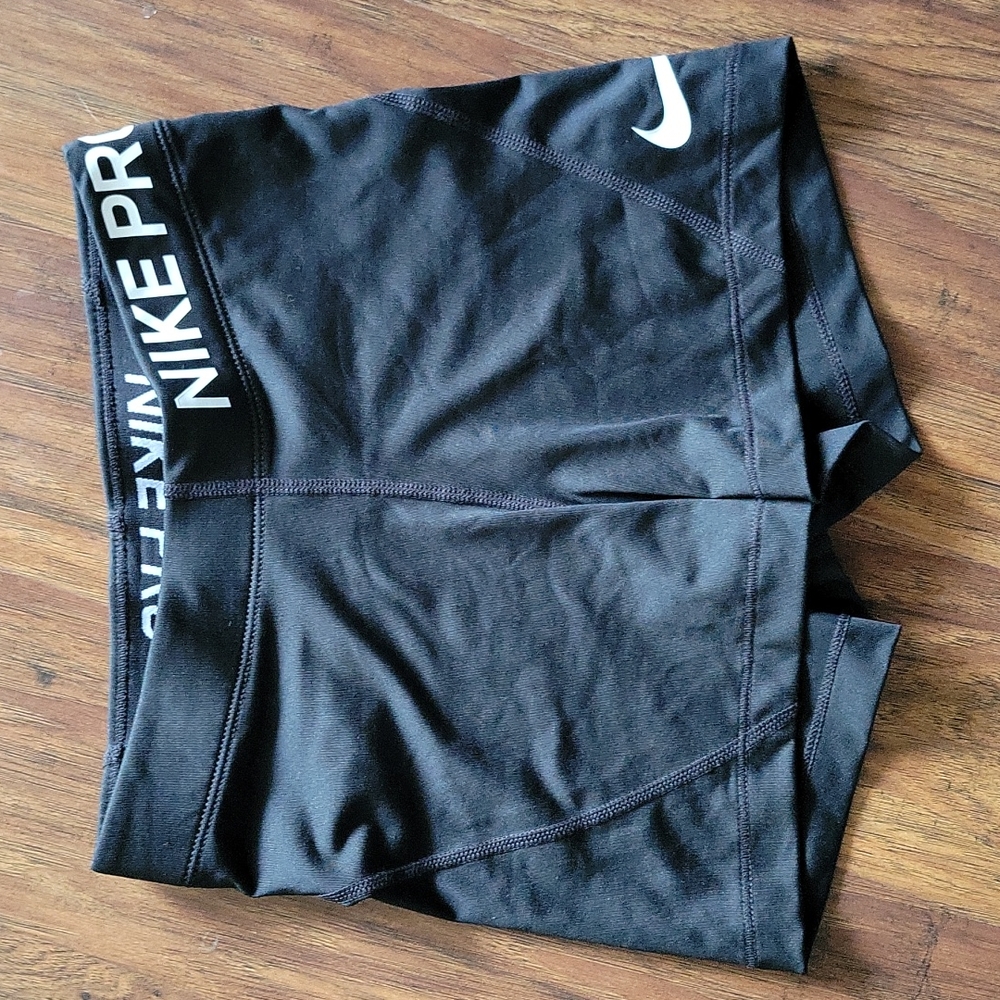 Nike Pro women's dri-fit shorts XS 3"